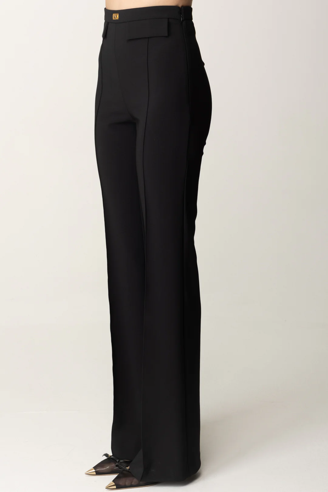 Pantaloni con Placca Logo - Image 4