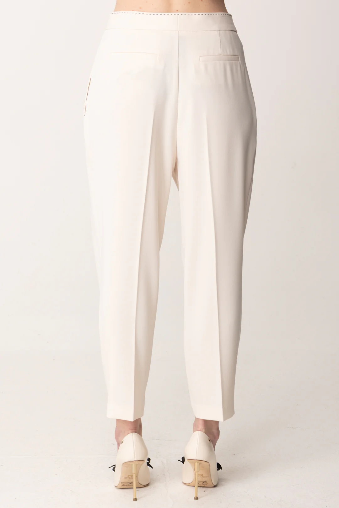 Pantaloni Crop con Impunture a Contrasto - Image 4