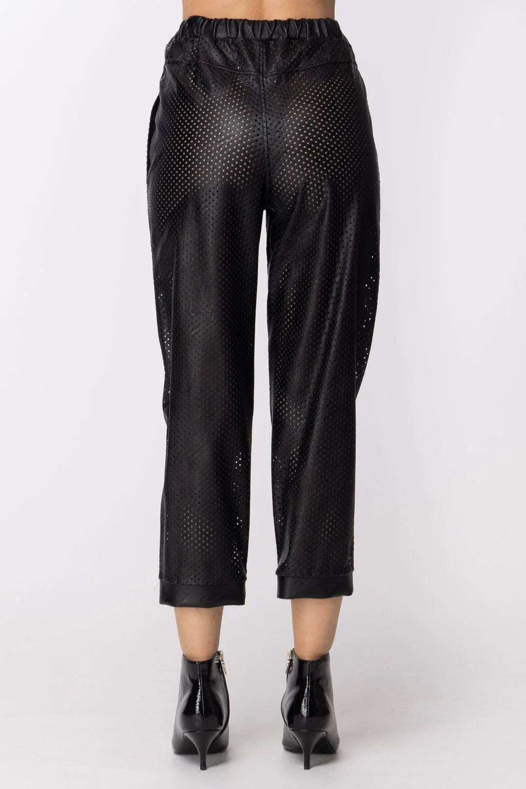 Pantaloni Ecopelle Traforati con Coulisse - Image 3